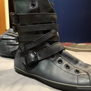 Converse all star black leather high top zip up